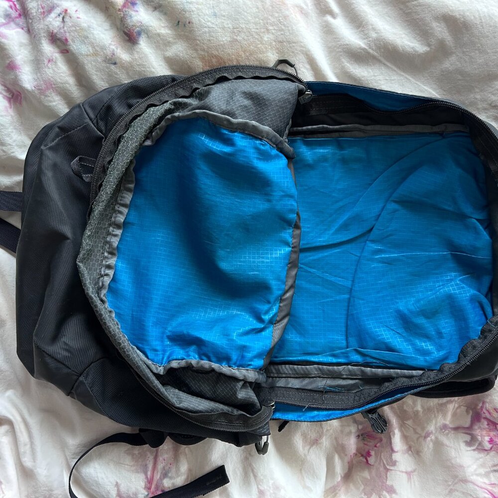 Gregory Inertia 20 Unisex Hiking Backpack - Black / Grey - Picture 4 of 7